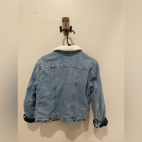 Women’s levi small jean jacket - Picture 3 of 3